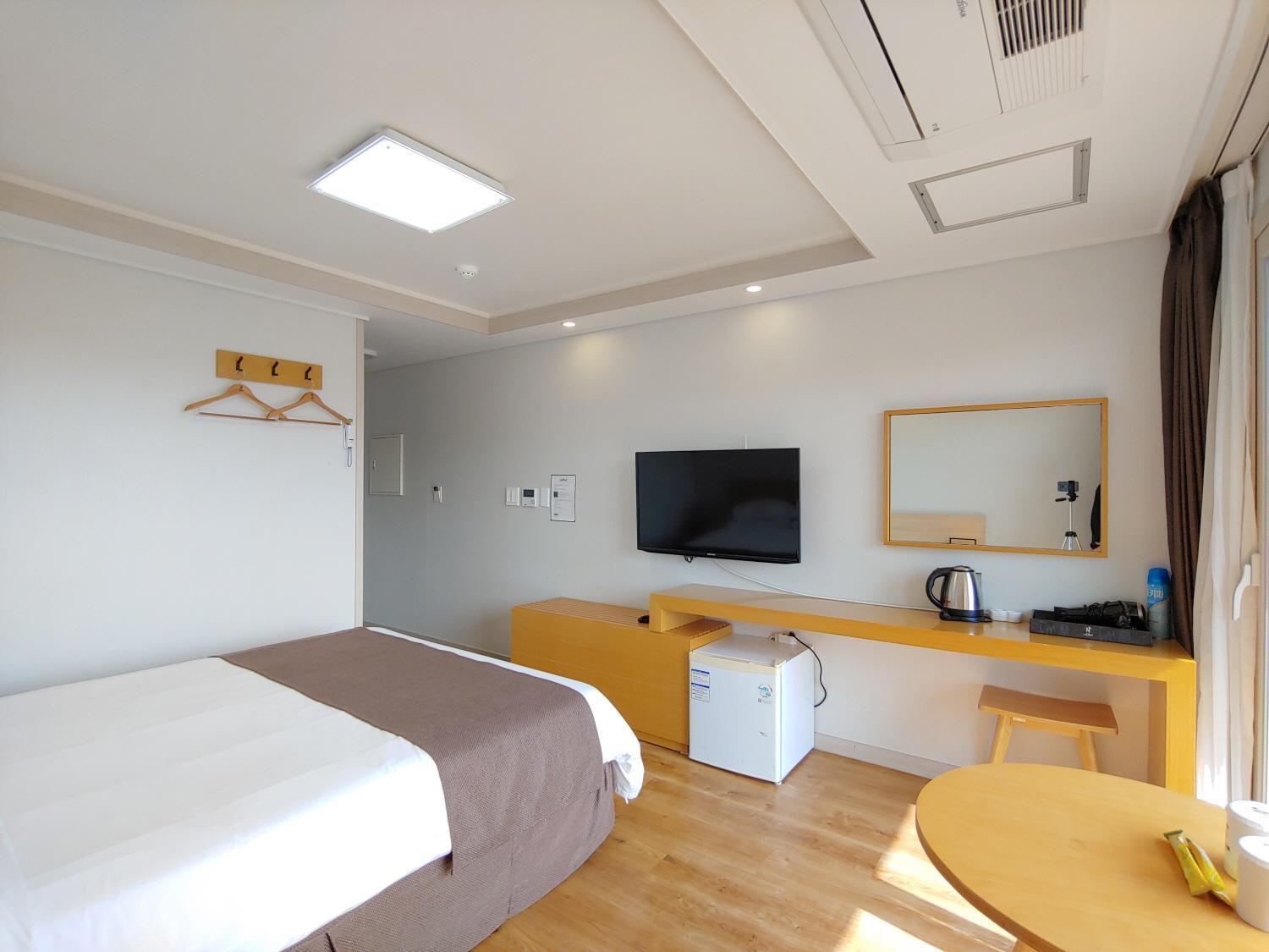 Jeju Lavender Hotel Seogwipo Exterior photo